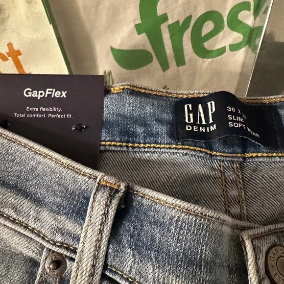 NWT Gap Men's Slim Soft Wear 36x32 Light Denim Mens Jeans - Picture 5 of 9